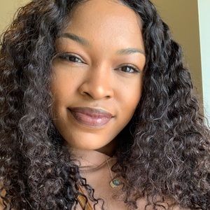 Meet your Posher, Robyn